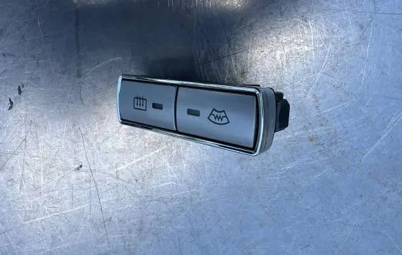 Ford Mondeo Mk III Windscreen/window heater switch 4S7T18K574AB 18574AB