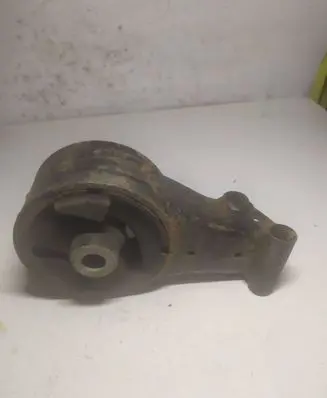 Opel Vectra C Engine mount bracket 21031129