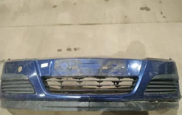 Opel Astra H Front bumper melynas
