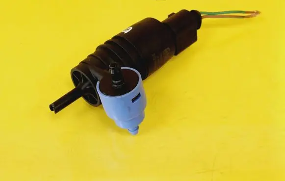 Skoda Fabia Mk1 (6Y) Windscreen/windshield washer pump 26259