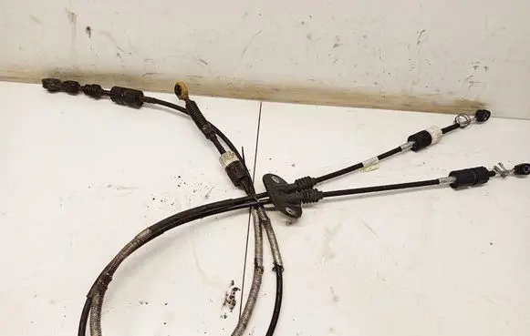 Ford Focus Gear shift cable linkage 4M5R7E395BA