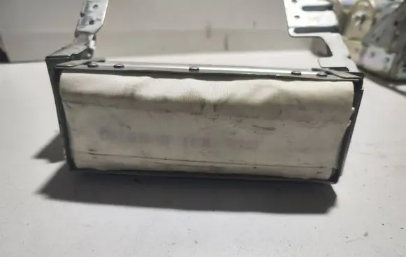 Volkswagen PASSAT B5.5 Passenger airbag 3B0880204E 100520845