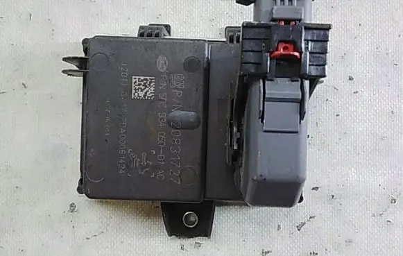 Opel Astra J Fuel injection pump control unit/module 208231727