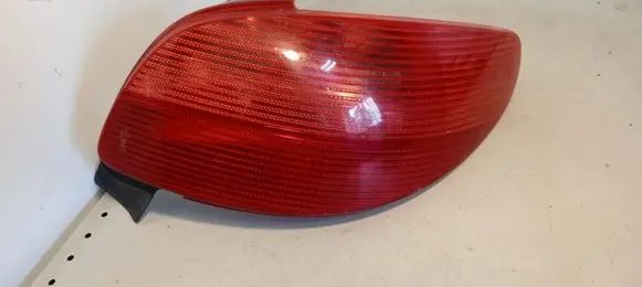 Peugeot 206 Rear/tail lights 2531D