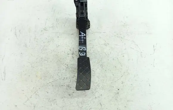 Audi A4 S4 B9 Accelerator throttle pedal 8W1723523 6PV01164201