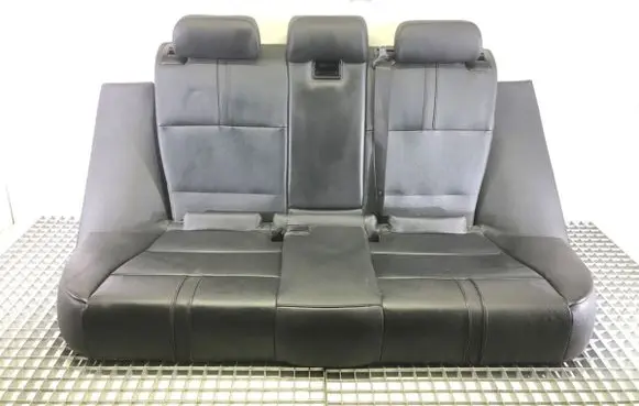 BMW X3 E83 Second row seats 