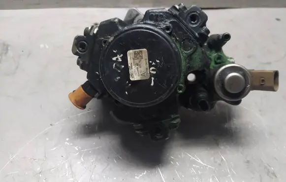 Hyundai i20 (PB PBT) Fuel injection high pressure pump 331002A710 28277574