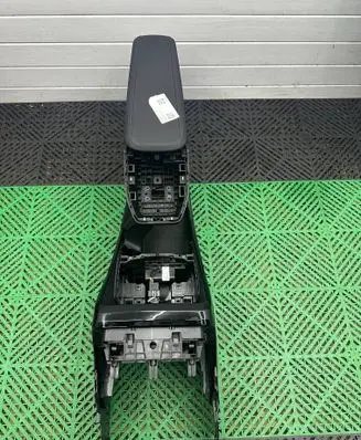 BMW 2 Active Tourer U06 Center console 5A21B66