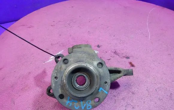 Peugeot 206 Front wheel hub spindle knuckle