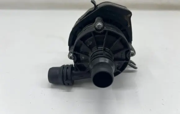 Peugeot 3008 III Electric auxiliary coolant/water pump 9833196380