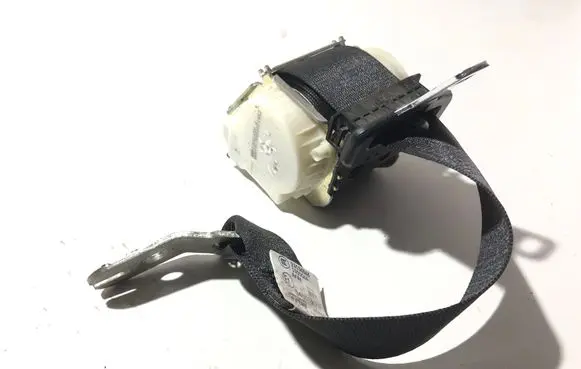 BMW 5 E60 E61 Rear seatbelt 040528