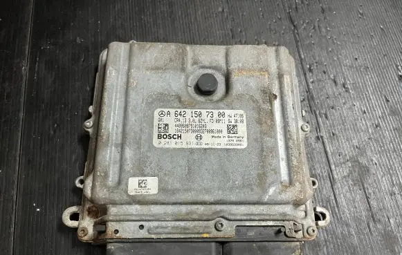Mercedes-Benz ML W164 Engine control unit/module A6421507300 1039S33021 0281015931