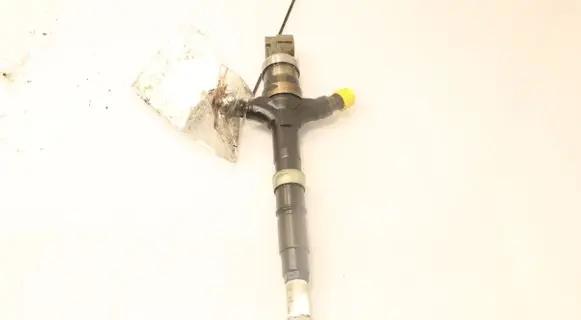 Toyota RAV 4 (XA20) Fuel injector