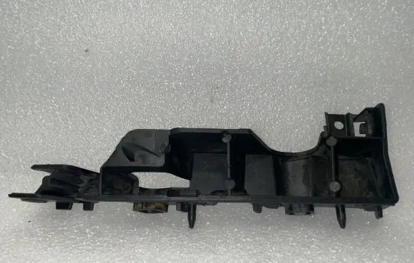 Audi A6 S6 C7 4G Front bumper mounting bracket 4G0807283