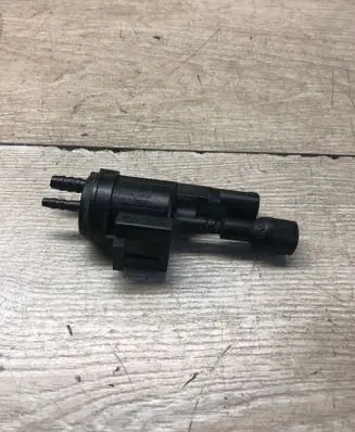 Mercedes-Benz E W213 Turbo solenoid valve A0005003201 P200058249824