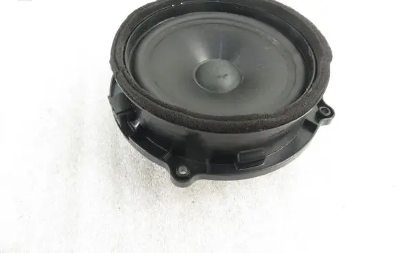 Land Rover Range Rover Sport L320 Front door speaker XQM500290