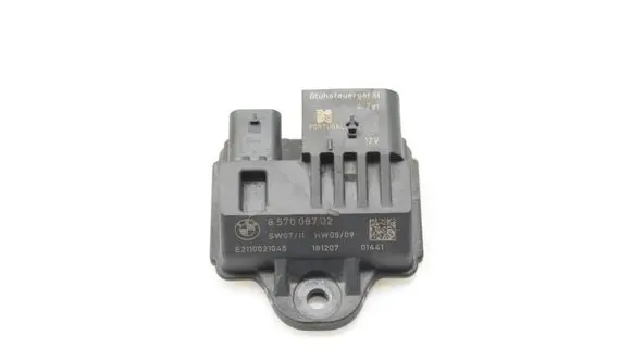 BMW 5 F10 F11 Glow plug pre-heat relay 8570087