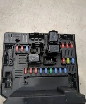 Nissan Qashqai Fuse module 284B7JD02A 6662041599 518975032