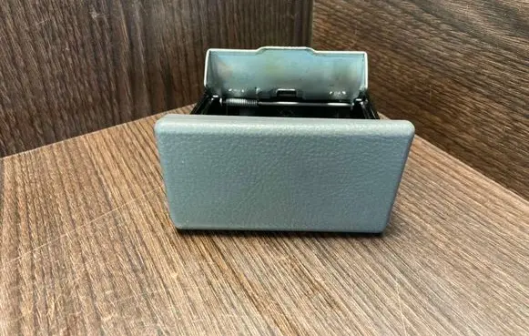 Ashtray (front)