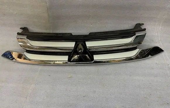Mitsubishi Outlander Front grill 7450A992