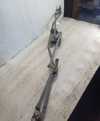 Opel Zafira A Front wiper linkage and motor