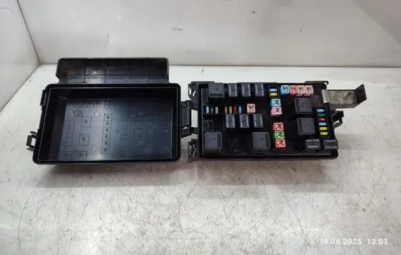 Chrysler 300 - 300C Fuse module 16238AC