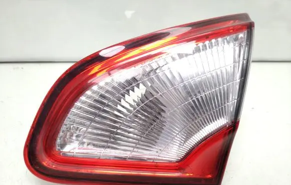Nissan Qashqai+2 Tailgate rear/tail lights 89503209
