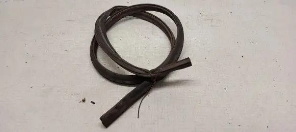 Volkswagen Transporter - Caravelle T5 Engine compartment rubber 