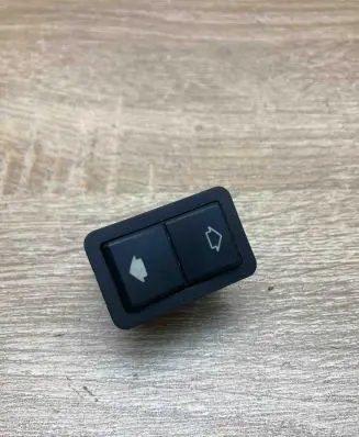 BMW 5 E39 Electric window control switch 8368974