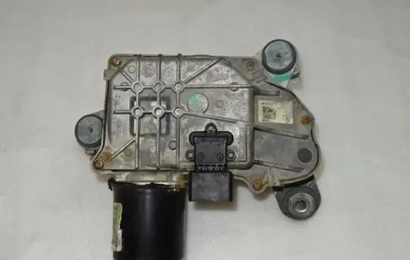 Citroen DS5 Wiper motor W000012215