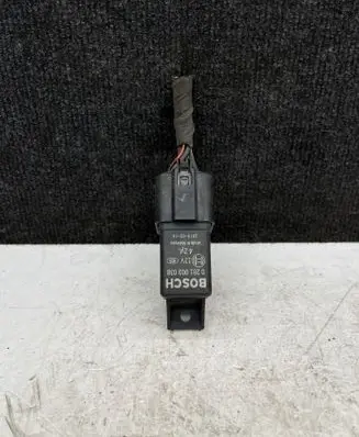 Volkswagen Crafter Glow plug pre-heat relay 0281003038