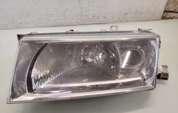 Skoda Octavia Mk1 (1U) Headlight/headlamp
