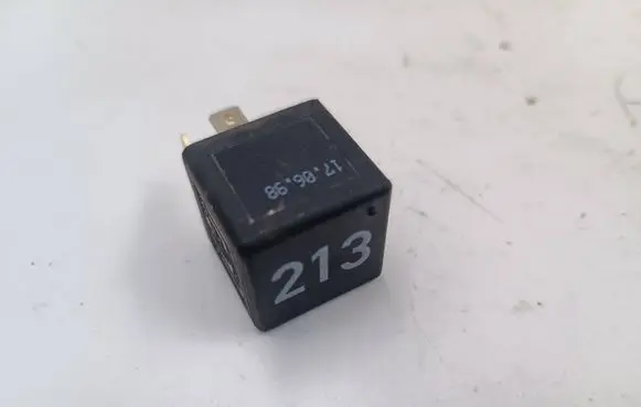 Audi A6 S6 C5 4B Other relay 443951253J
