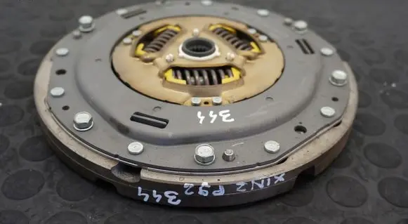 Toyota Yaris Clutch set kit 8D132746
