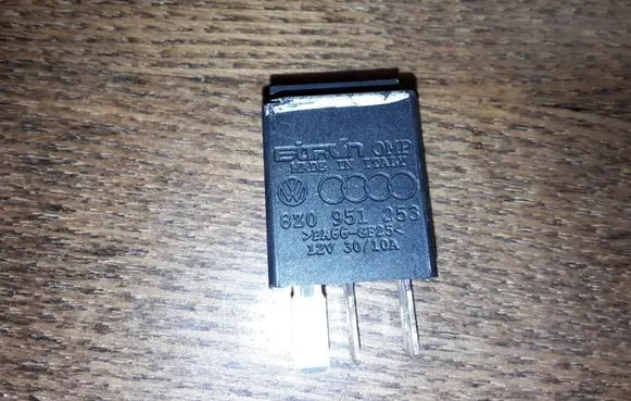 Audi A6 S6 C6 4F Other relay 8Z0951253