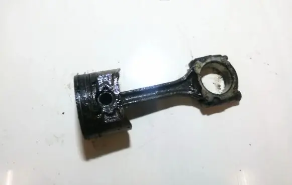 Nissan Almera N16 Piston with connecting rod