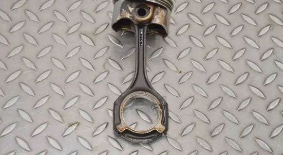 Mercedes-Benz E W211 Piston 53236