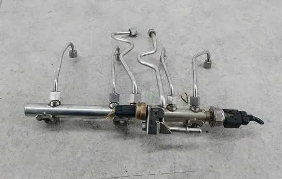 BMW 1 E81 E87 Fuel main line pipe 7537319