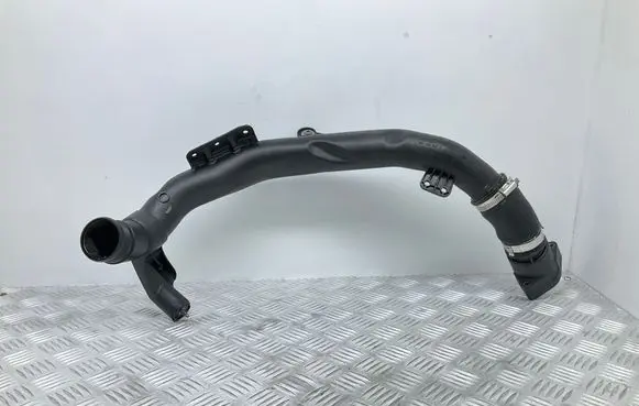 Volkswagen Tiguan Intercooler hose/pipe 5N0145840G 03L131111G