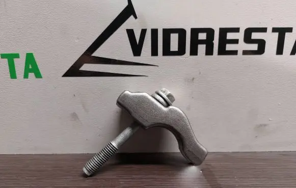 Opel Astra J Fuel Injector clamp holder