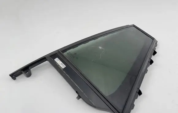 BMW 3 G20 G21 Rear vent window glass 7499513 1212191202