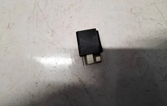 Jeep Grand Cherokee (WK) Other relay 04692181AA
