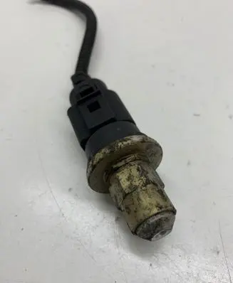 Volkswagen Golf IV Air conditioning (A/C) pressure sensor 1J0959126