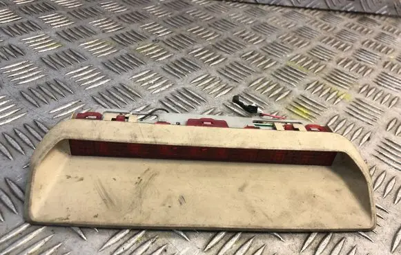 Lexus GS 300 350 430 450H Third/center stoplight