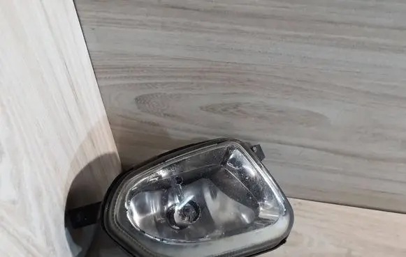 Mercedes-Benz E W211 Front fog light A2118200656 1NB00827502
