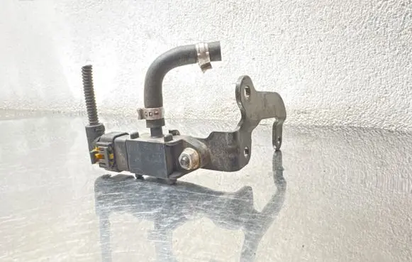 Opel Insignia A Vacuum valve 55566127