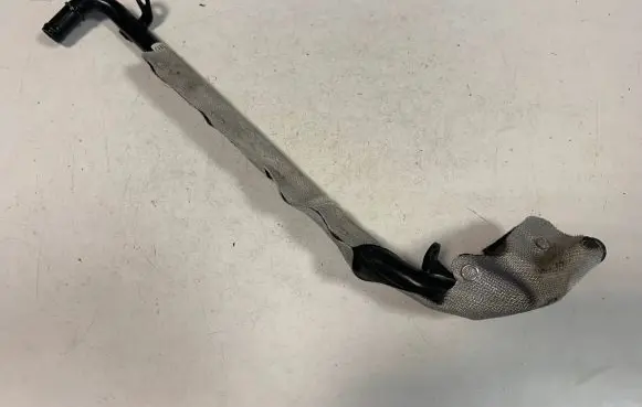Audi Q7 4M Engine coolant pipe/hose 06E121044AB