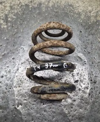 Volkswagen Transporter - Caravelle T4 Rear coil spring