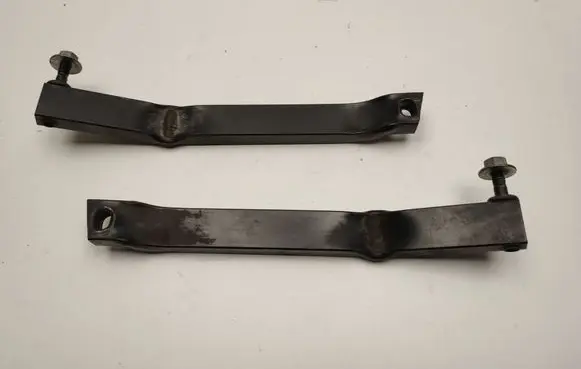 Porsche Macan (95B) Radiator mount bracket 95B805528