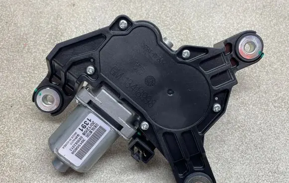 Opel Insignia B Rear window wiper motor 39156859
